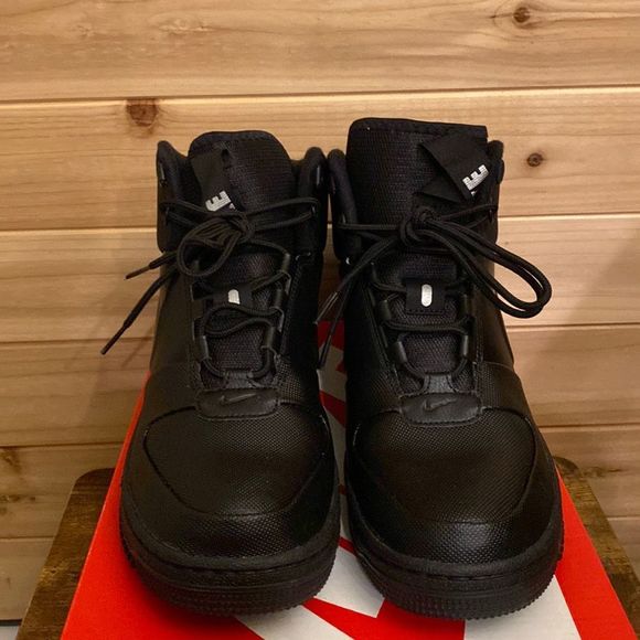 mens nike boots size 10